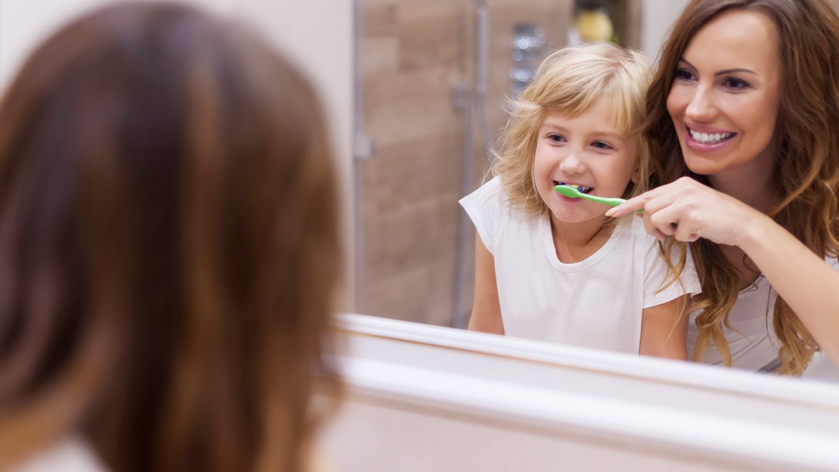 Children's Tooth Brushing Guide: A Parent's Manual for Healthy Smiles